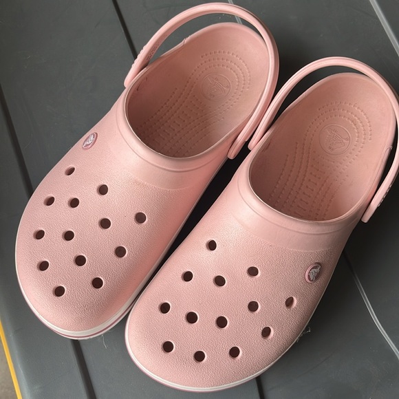 Pink crocs - Picture 3 of 4